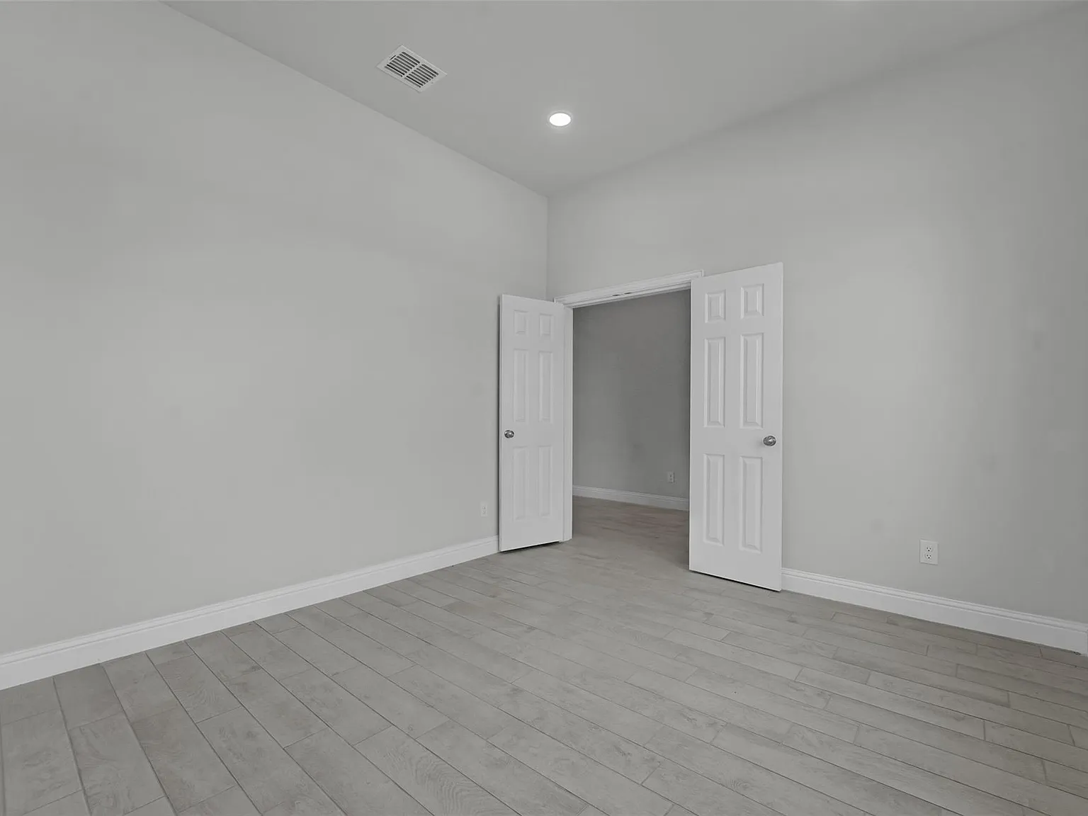 5 bed, 2591 sqft, $2,550 — Photo 4