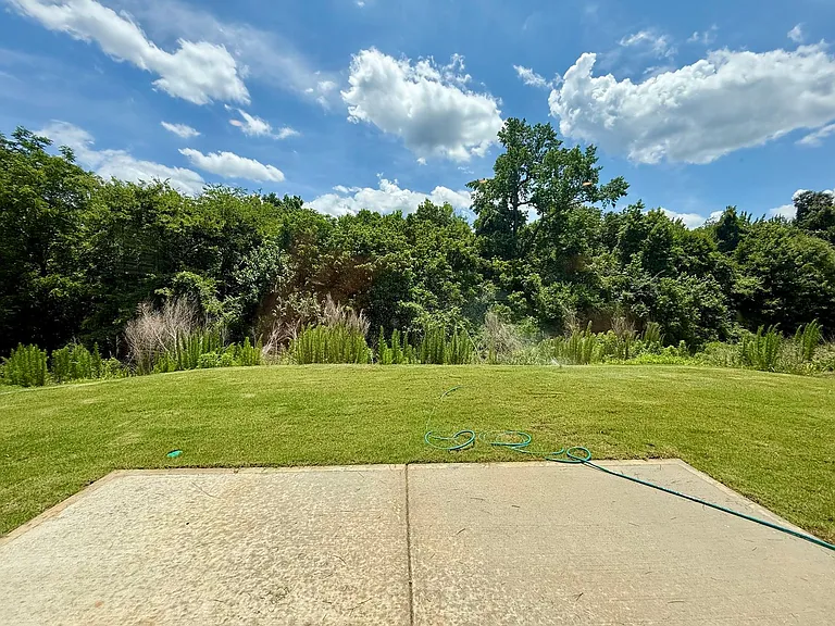 1608 Secrest Commons Dr — Photo 24