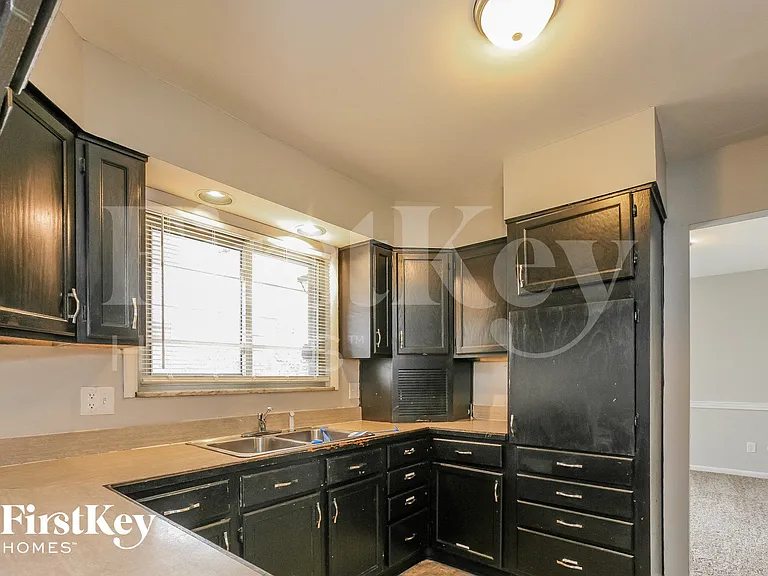 5503 Moonlight Dr — Photo 7