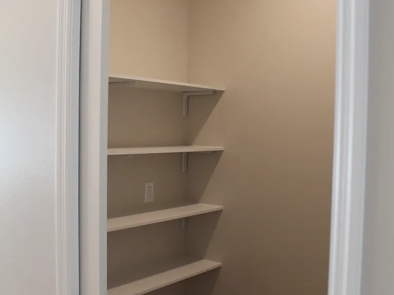 404 NW Lake City Ave — Photo 6