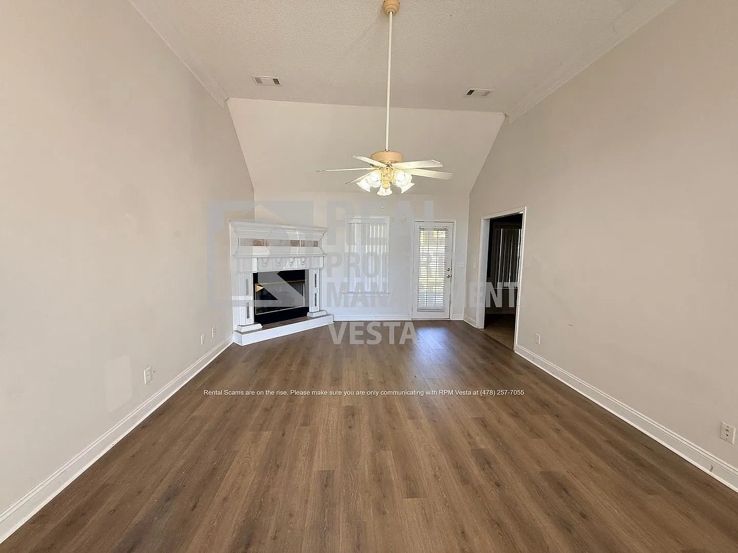 3 bed, 2.0 bath, 1602 sqft, $1,850 — Photo 2