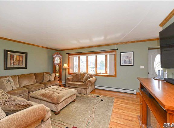 3rd image of 34 Andover Ln