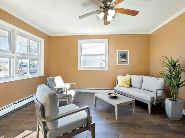 35 Marion St, Holbrook, MA 02343