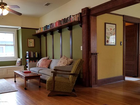 4th image of 781 N Mar Vista Ave