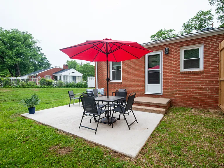 2218 Wayne Ave #B — Photo 24