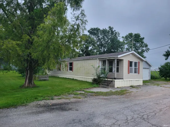 500 E 2nd St, Reynolds, IN 47980