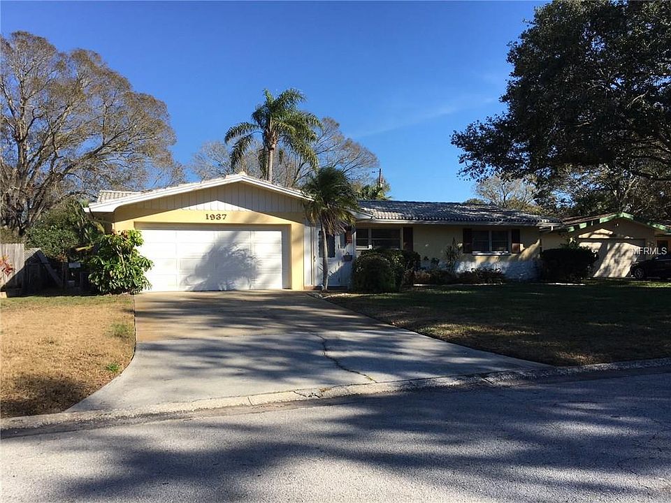 1st image of 1937 Fairway Cir E
