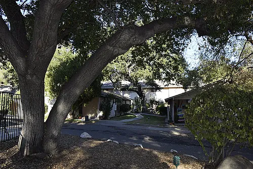 Ojai Gardens Apartments (Resort Apartments L.L.C.) Photo 1