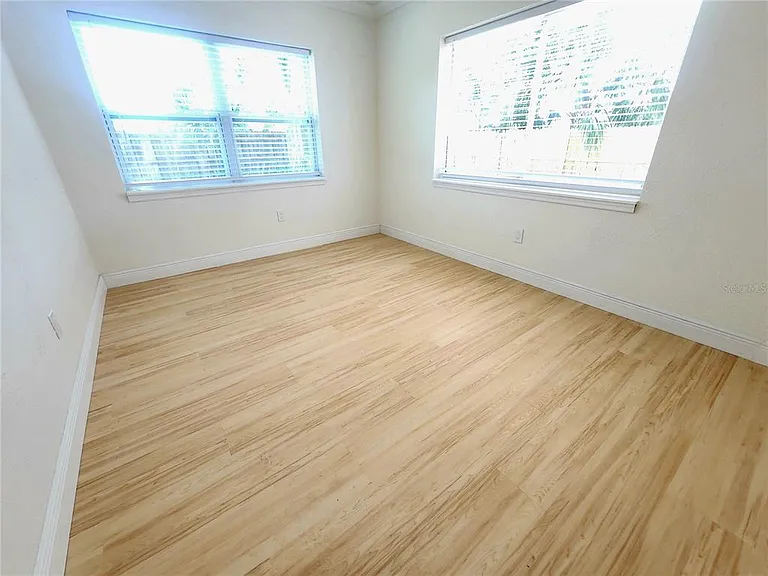 2494 Del Rio Way — Photo 20