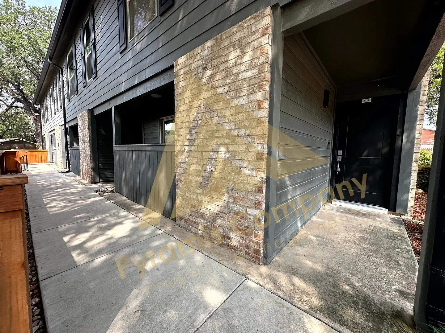 Old2718 — Photo 2