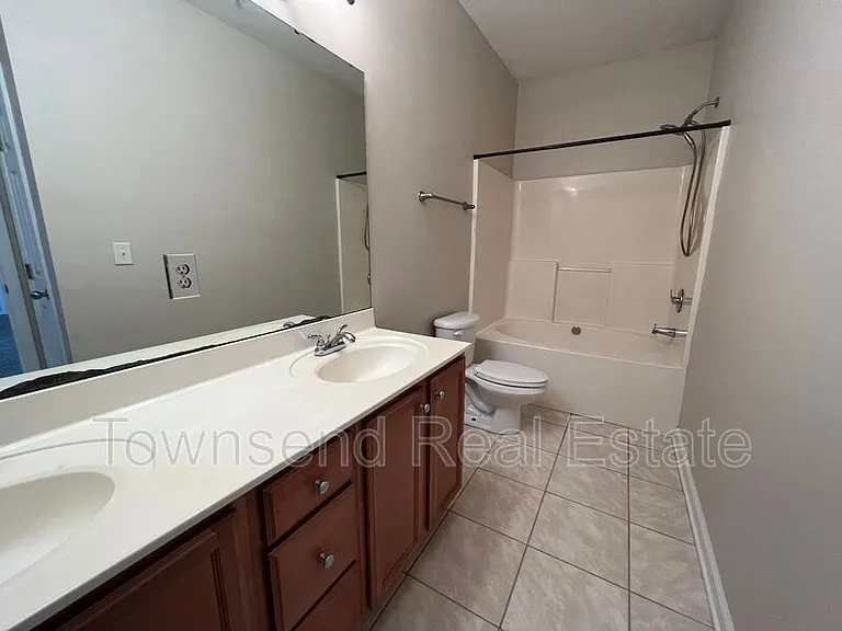 621 Marshtree Ln #107 — Photo 12