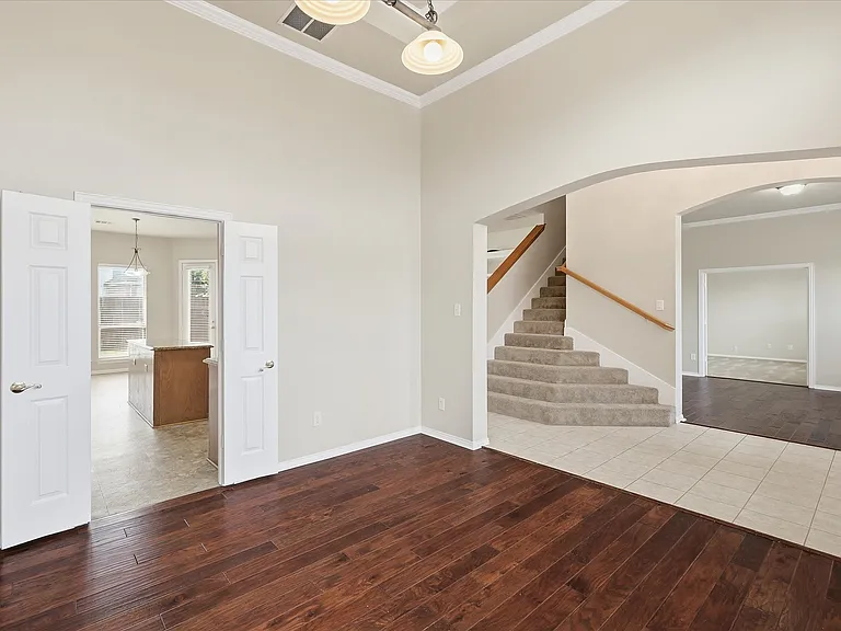 944 Hedgcoxe Rd — Photo 3