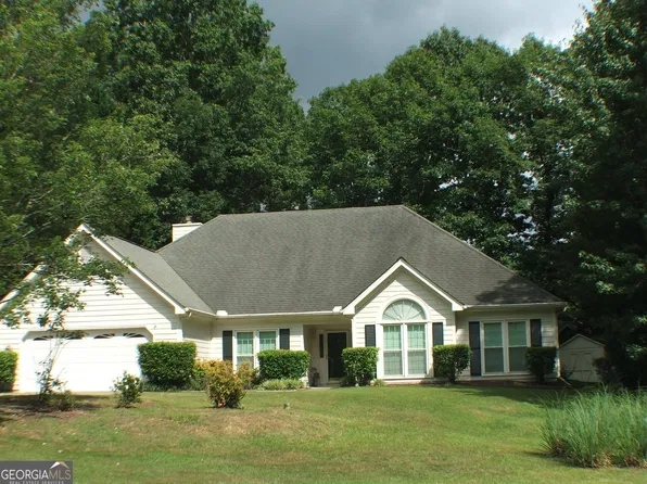 405 Tenterden Curv, Peachtree City, GA 30269