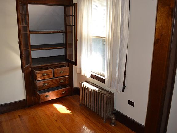 Built-In in Dining Area