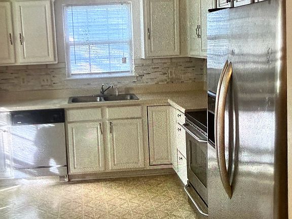 3rd image of 2212 Springhill Ave
