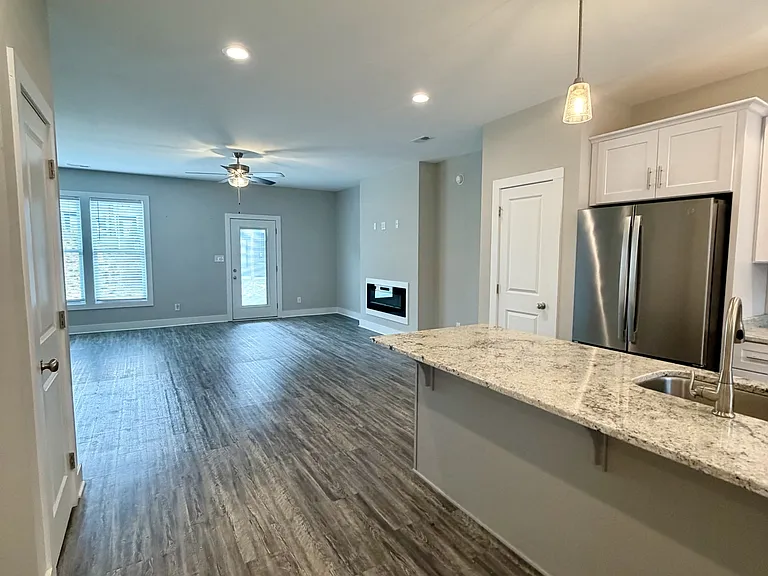 52 Cuddington Ln #1 — Photo 4