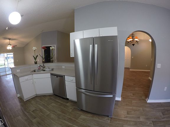 4th image of 4127 Four Lakes Dr
