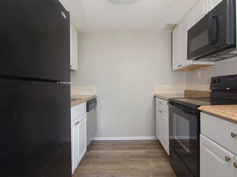 1424 Holden Ave #C — Photo 6