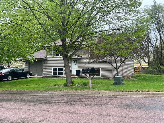 2nd image of 410 Nichols Ct
