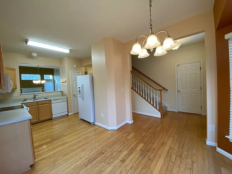 232 Hadley Commons Dr — Photo 4