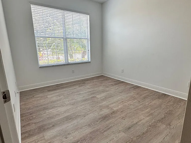 1856 Red Oak Ter — Photo 20