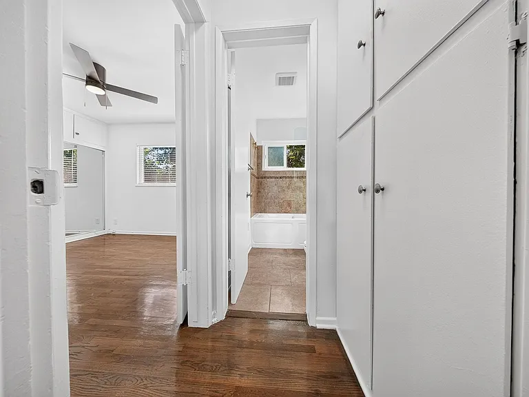 1412 W. 17th St — Photo 14
