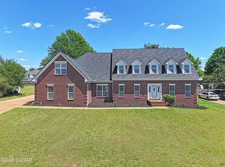 24 Stornaway Dr, Jackson, TN 38305