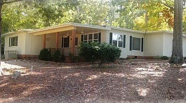 Welcome to your lakeside retreat!