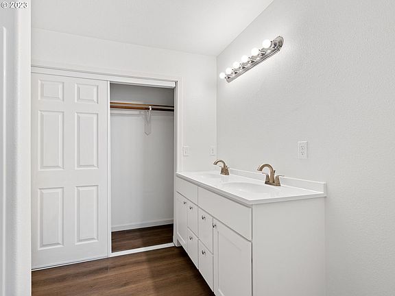 4th image of 600 N Earl Ct #564CA1636
