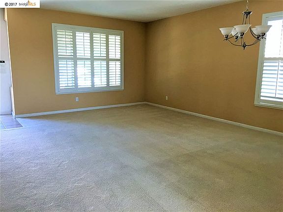 3rd image of 1016 Burwood Way
