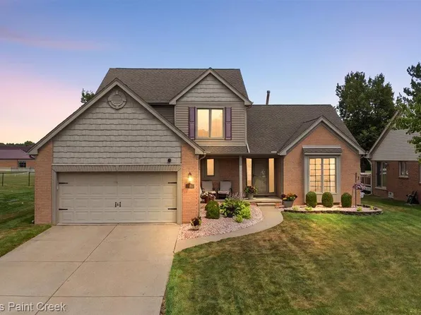 3151 Goldenrod Dr, Rochester Hills, MI 48307