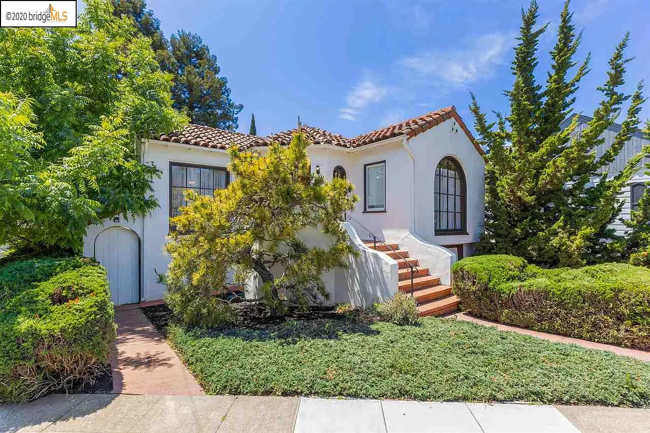 4551 Tompkins Ave photo 1