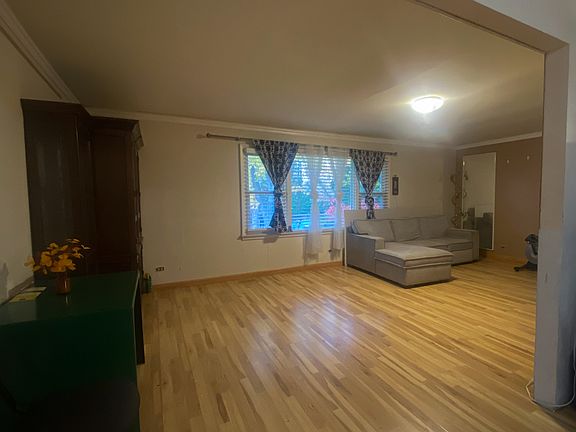 3rd image of 23725 N Field Rd