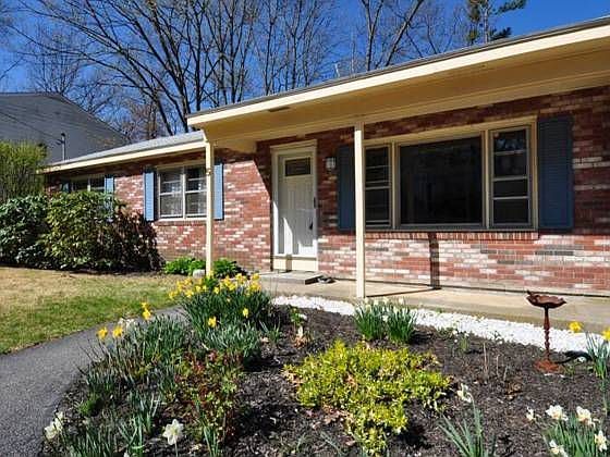 1st image of 5 Oakdale Ave