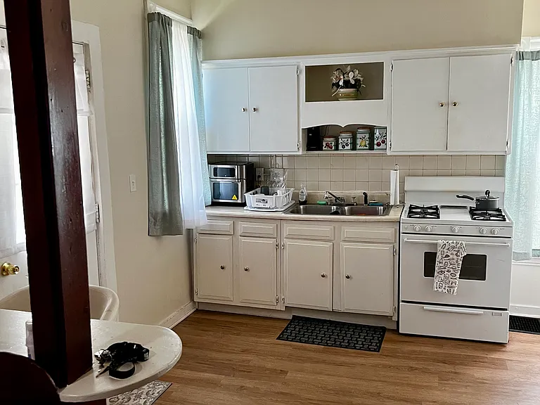 940 Bates St SE #1 — Photo 3
