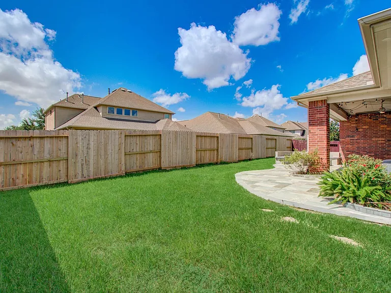 25314 Celtic Terrace Dr — Photo 34