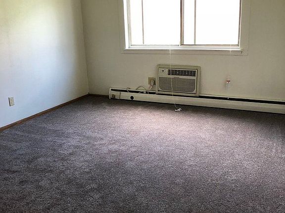 5th image of 1832 Rawson Ave APT 22