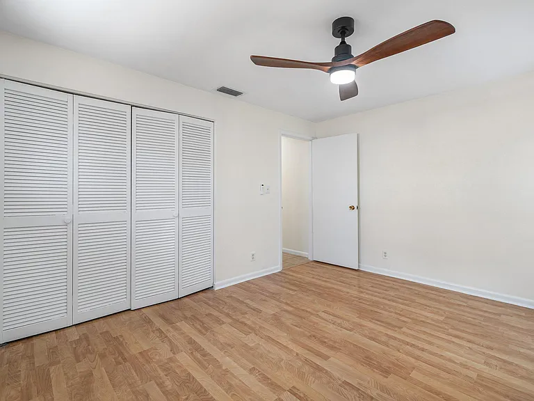 1051 SW 21st St — Photo 21