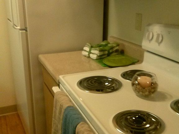 2nd image of 1748 N Greenfield Cir NE APT 202