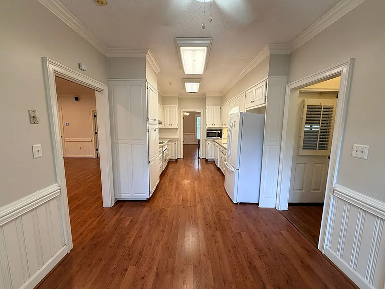 1009 Williamsburg Dr — Photo 6