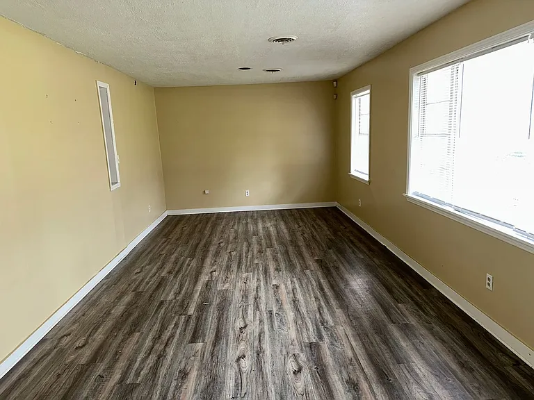 1925 Catalina Dr — Photo 4