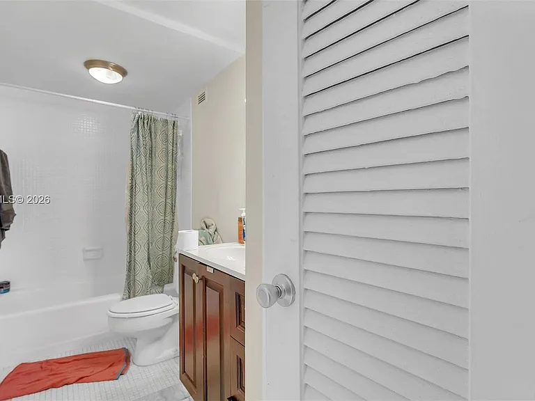 2899 Collins Ave #702 — Photo 10