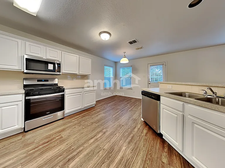 1135 Trinity Trl — Photo 3