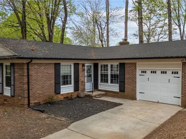 229 Montpelier Dr, Winston Salem, NC 27103