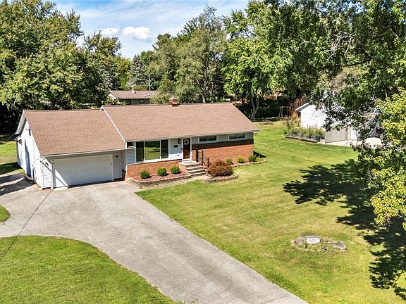 3rd image of 8282 Fairlane Dr