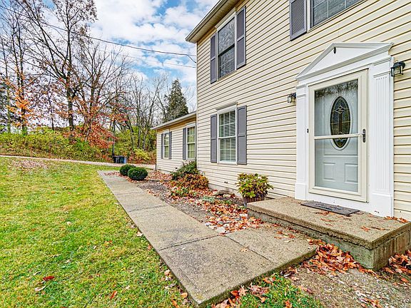 4th image of 101 Hill Top Ln