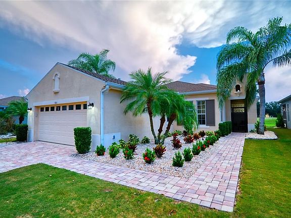 4th image of 821 Regal Manor Way