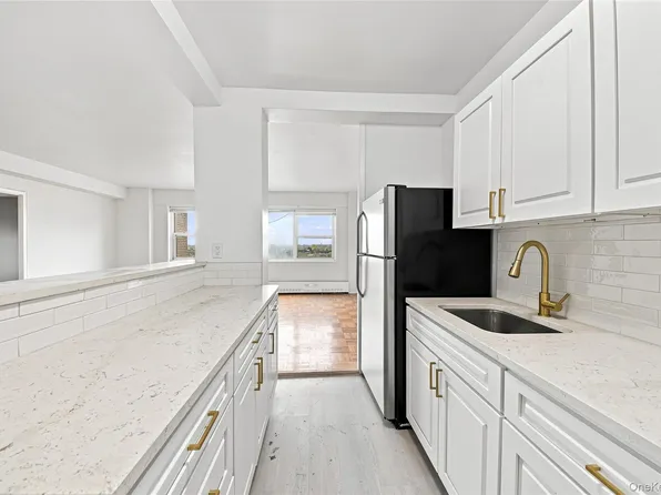 8 Fordham Hill Oval #16D, Bronx, NY 10468