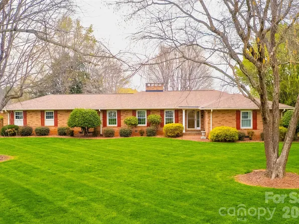 3486 E Main St, Claremont, NC 28610