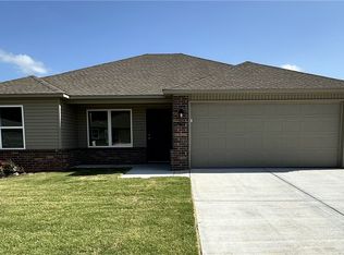 567 Saydi St, Elkins, AR 72727